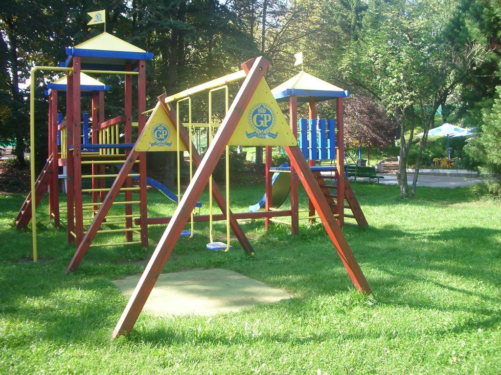 Хотел глория палас дипломат 3*